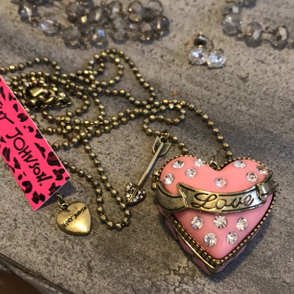 Betsey Johnson Jewelry - FAVORITE BETSY JOHNSON Heart Necklace ever!!